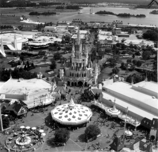 Illustration for article titled Disneyland and Walt Disney World are no-fly zones